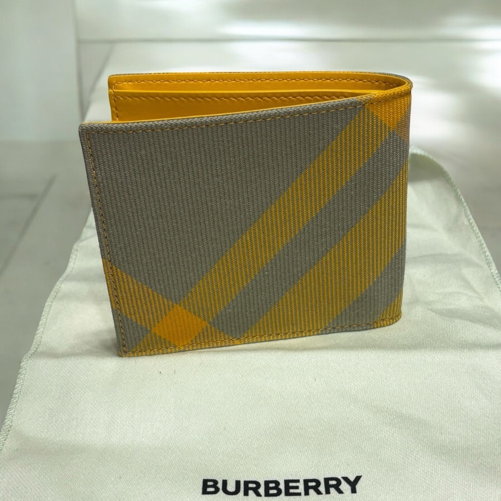 Yellow Burberry Vintage Check Bifold Wallet - Picture 6 of 8